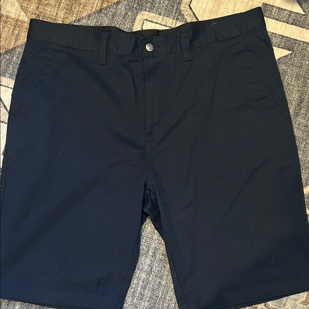 Volcom Men’s Shorts Size 38